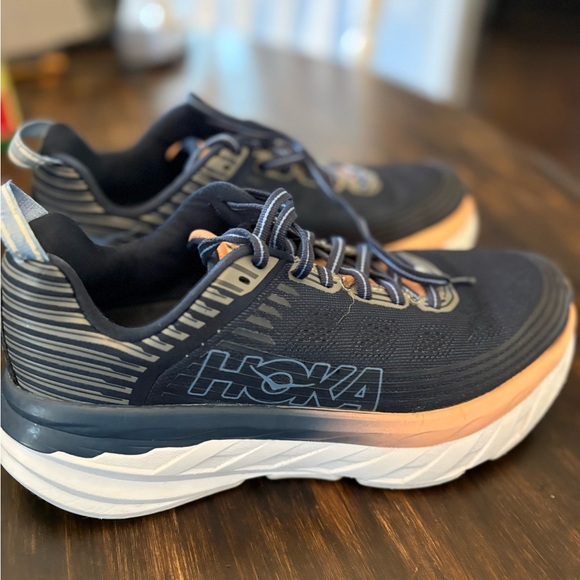 Hoka Shoes - Hoka One | Bondi 6 Maximalist
Running Sneakers